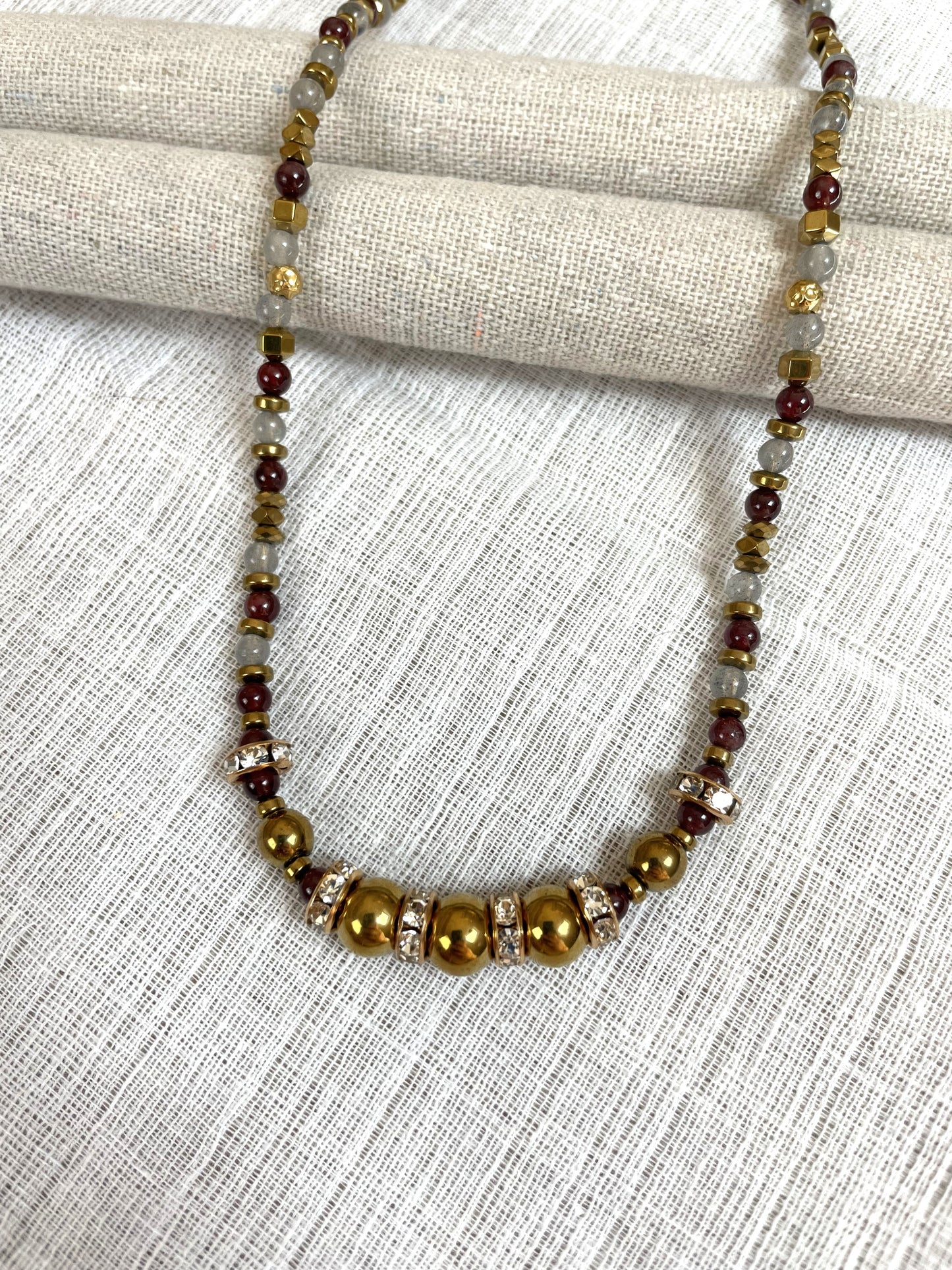 Collier Adrien
