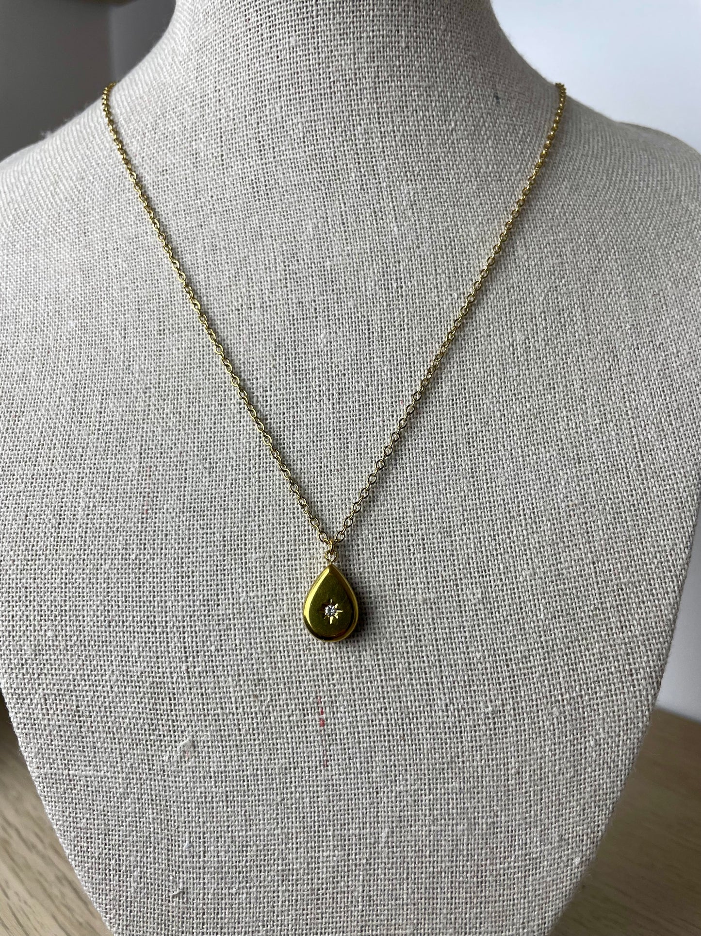 Collier Éli
