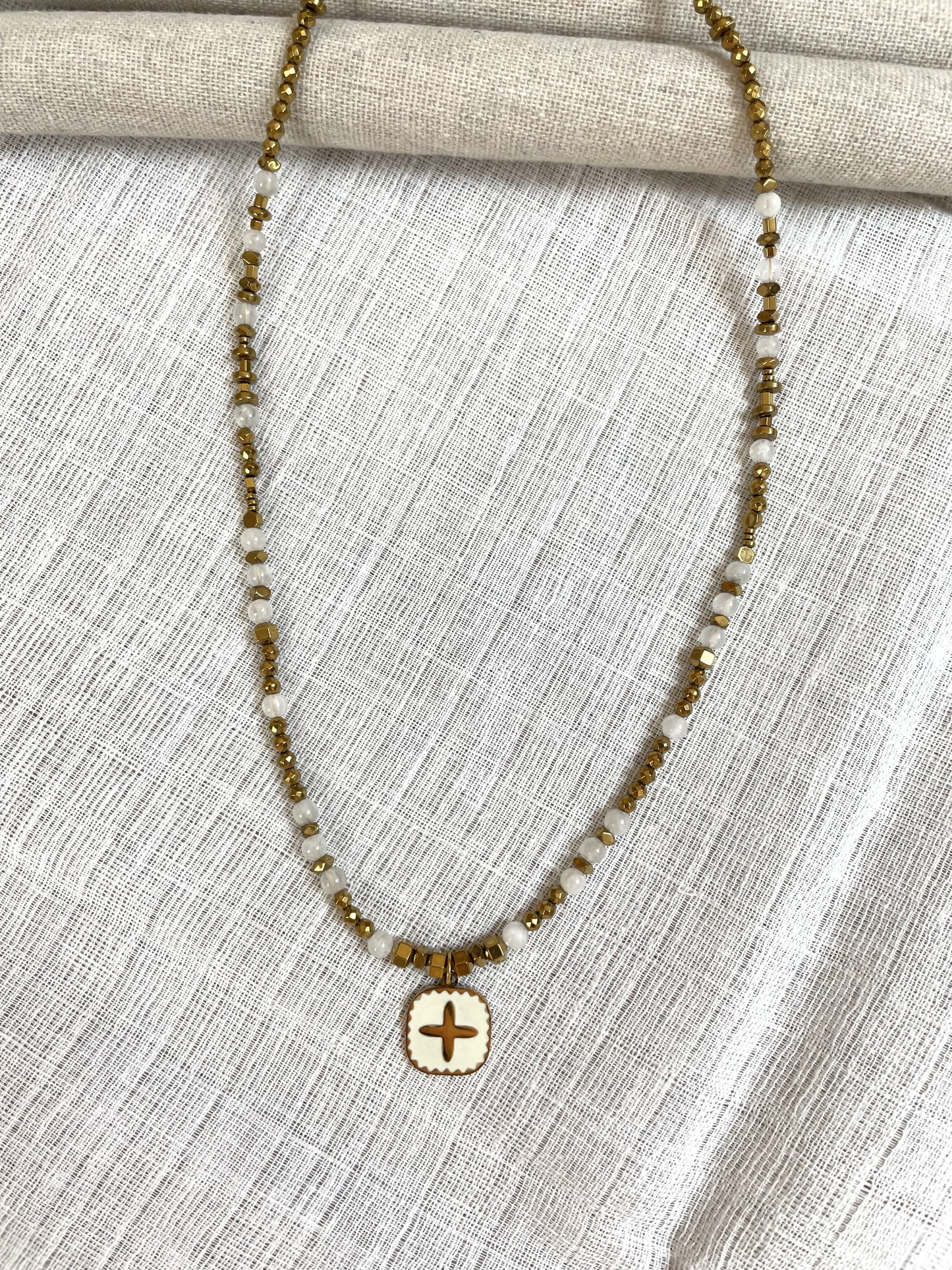 Collier Zach